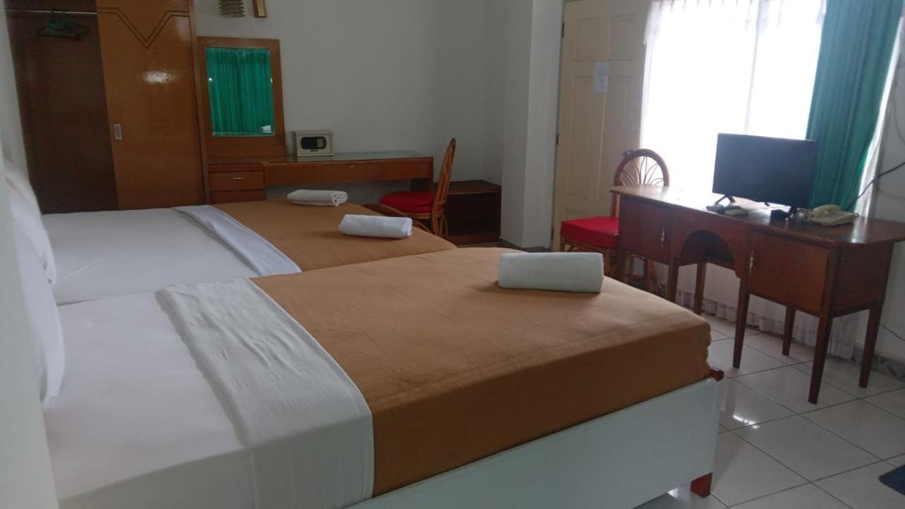Hotel Asia Bukittinggi Esterno foto